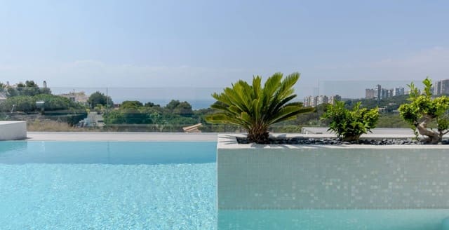 3 bedroom Villa for sale in Dehesa de Campoamor, Orihuela - € 1,195,000 (Ref: 9652964)