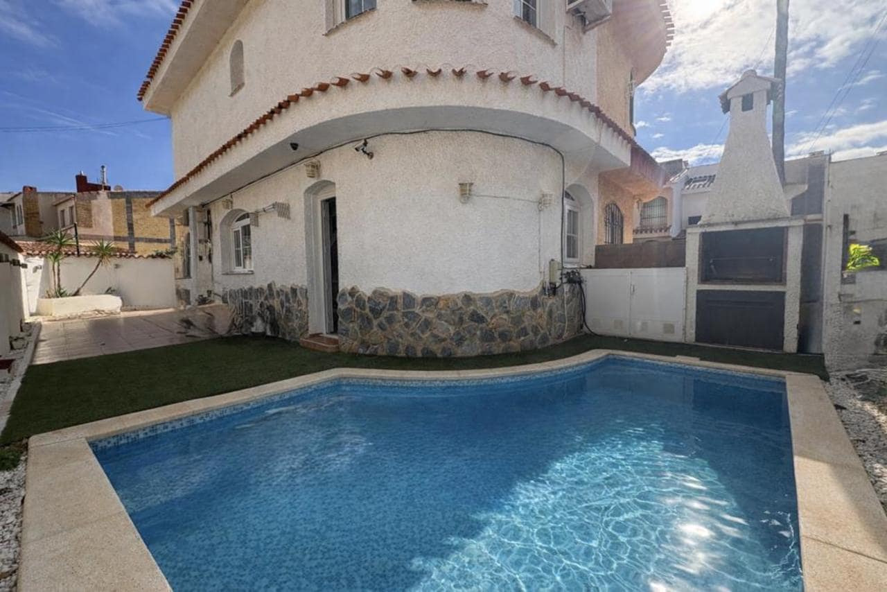 Casa de 2 habitaciones en Los Urrutias en venta con piscina garaje - 160.000 € (Ref: 9708135)