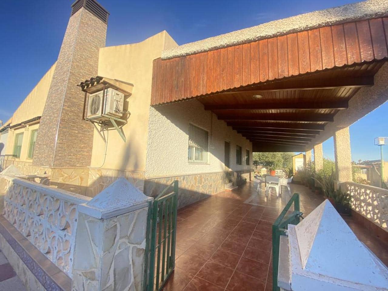 4 bedroom Villa for sale in Algezares with pool garage - € 269,000 (Ref: 9708155)