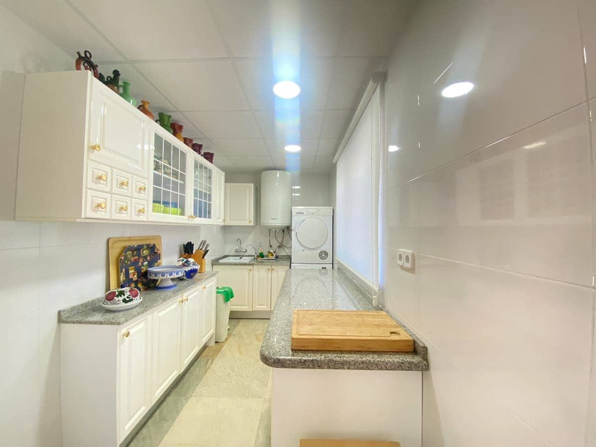 8 bedroom Villa for sale in Cabo Roig with pool - € 1,490,000 (Ref: 9715616)