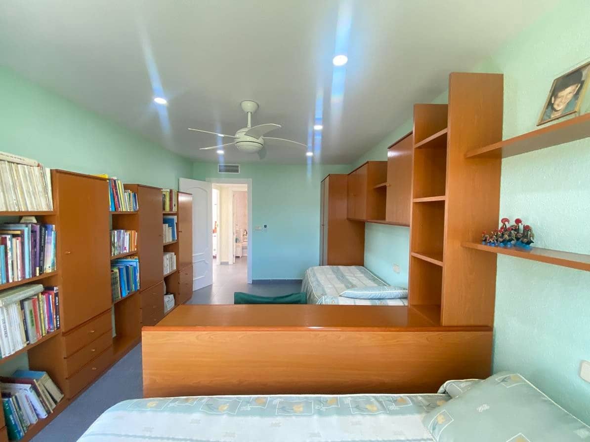 8 bedroom Villa for sale in Cabo Roig with pool - € 1,490,000 (Ref: 9715616)