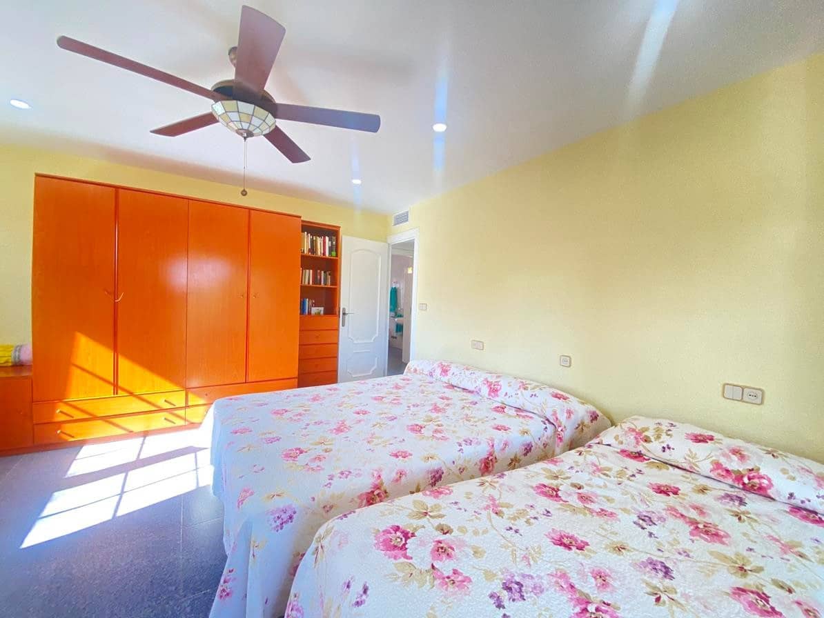 8 bedroom Villa for sale in Cabo Roig with pool - € 1,490,000 (Ref: 9715616)