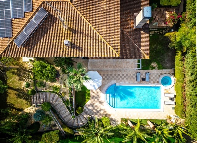 5 soverom Villa til salgs i Murcia by med svømmebasseng garasje - € 1 300 000 (Ref: 9750897)