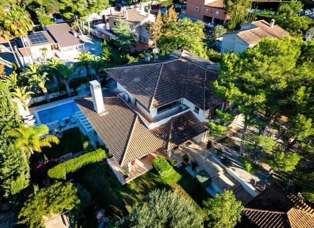 5 soverom Villa til salgs i Murcia by med svømmebasseng garasje - € 1 300 000 (Ref: 9750897)