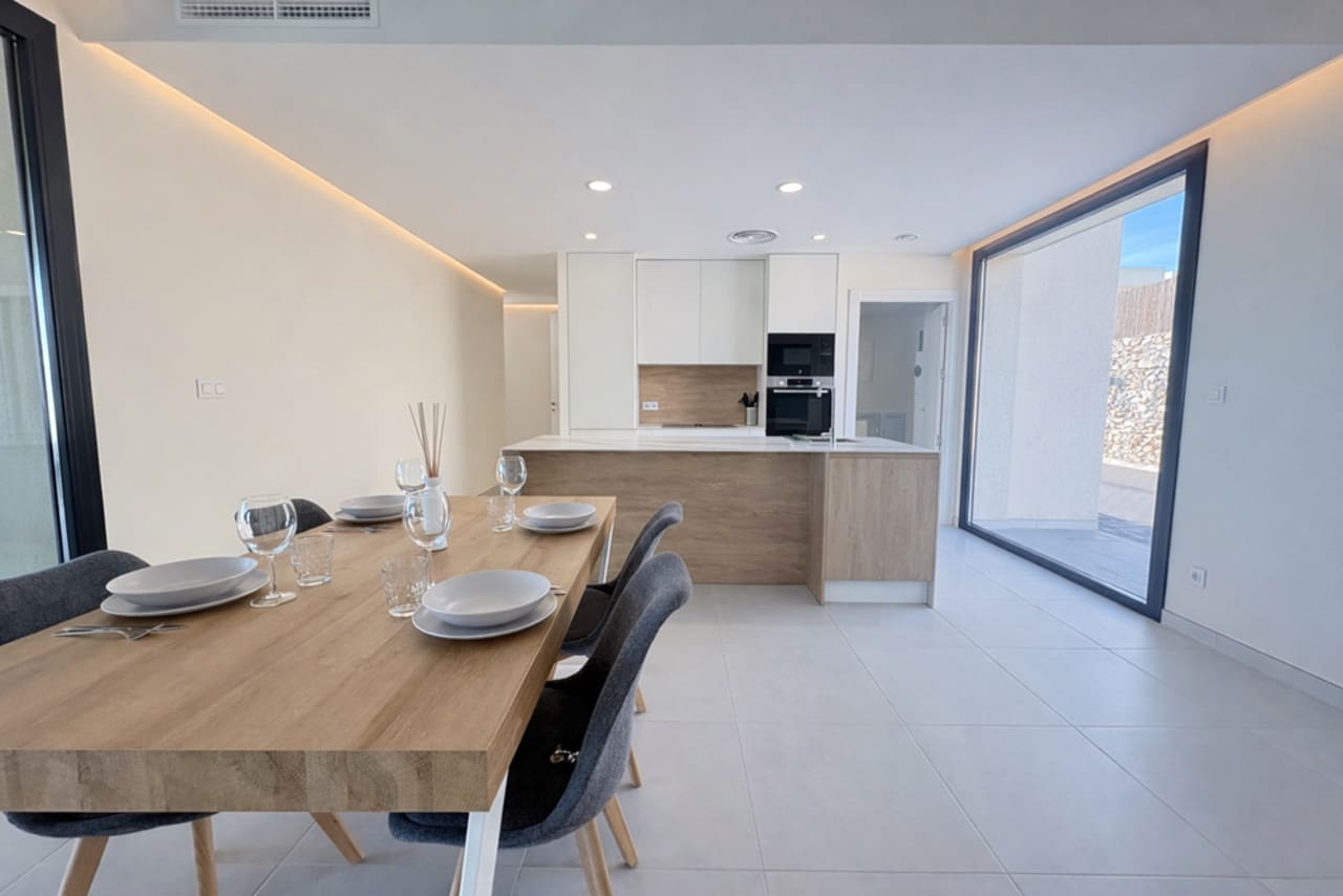 2 sypialnia Willa na sprzedaż w Banos y Mendigo z basenem garażem - 497 000 € (Ref: 9768973)