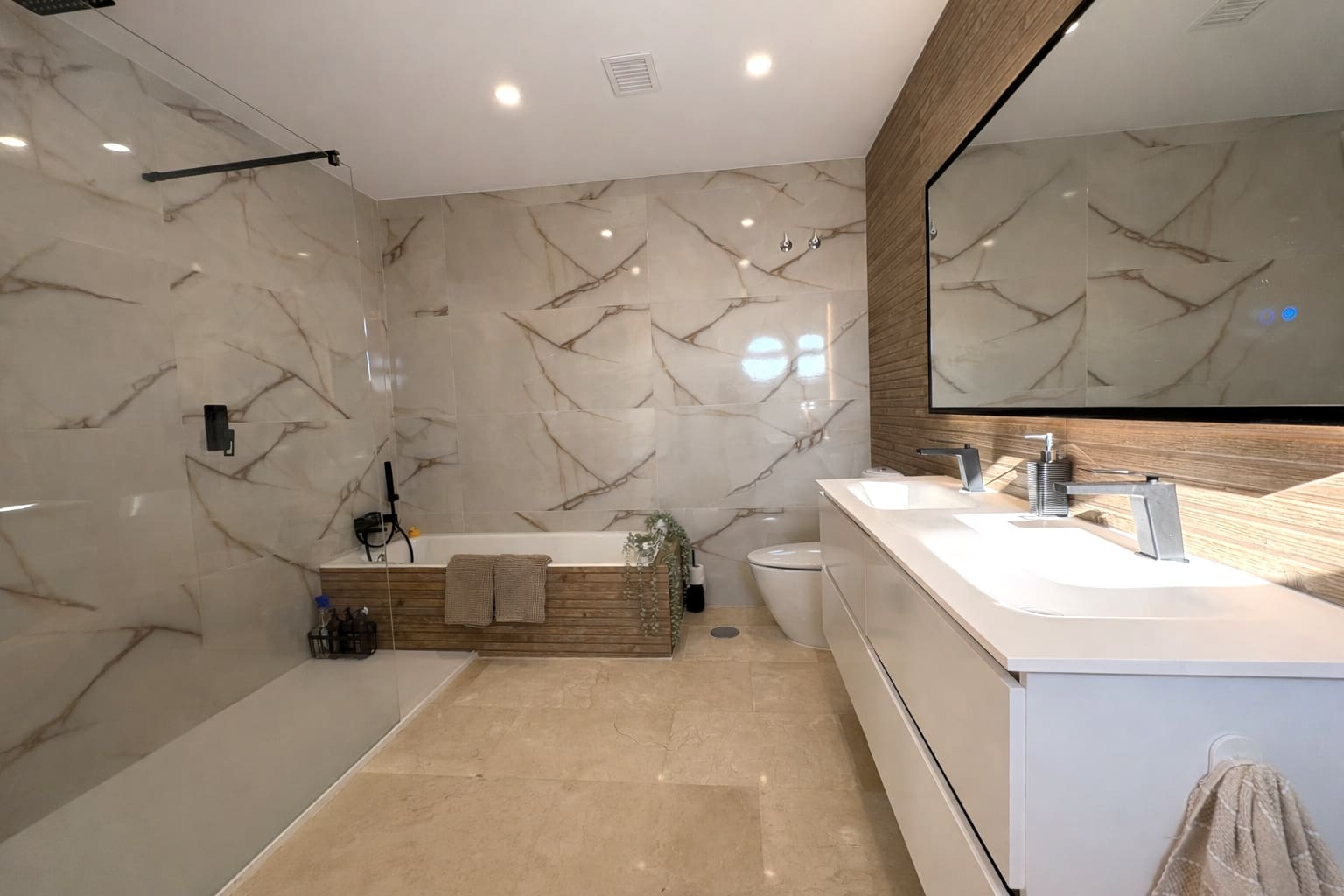 4 Zimmer Villa zu verkaufen in Banos y Mendigo mit Pool Garage - 1.200.000 € (Ref: 9787713)