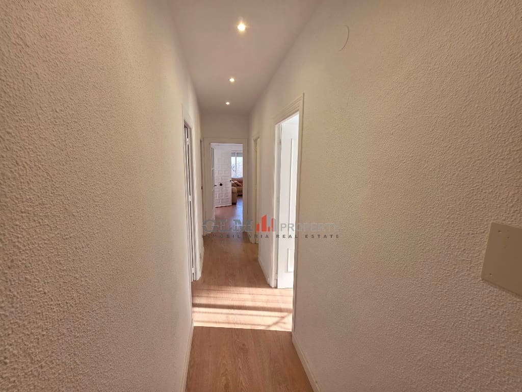 4 slaapkamer Appartement te koop in El Carmoli - € 410.000 (Ref: 9806704)