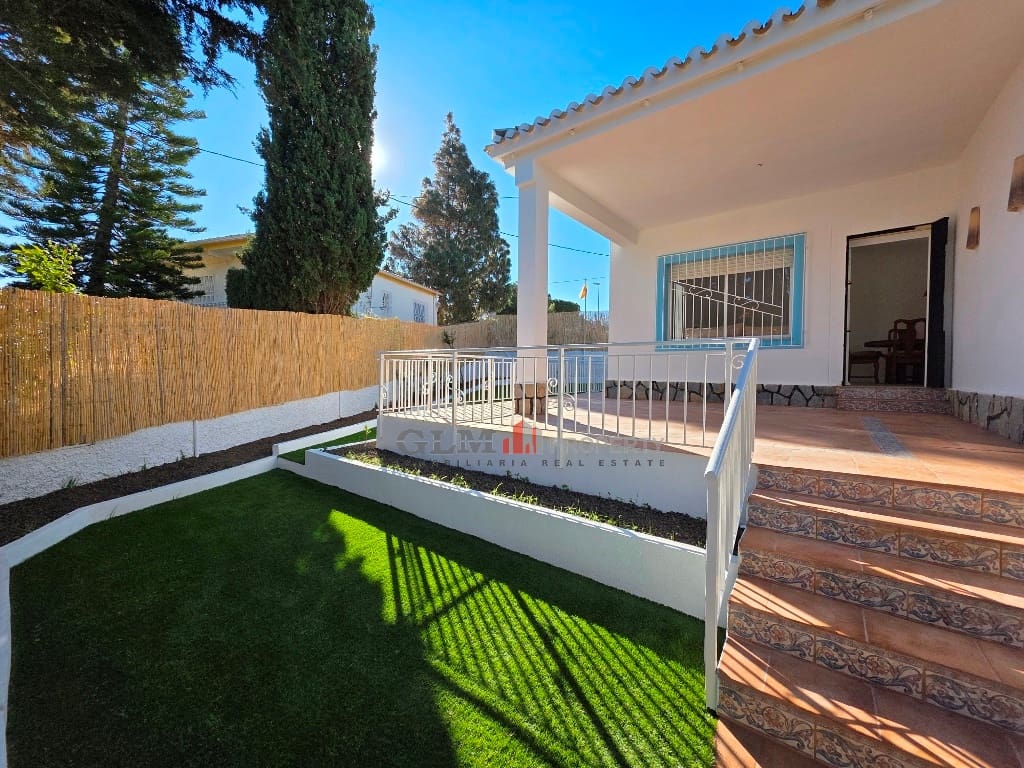 4 slaapkamer Appartement te koop in El Carmoli - € 410.000 (Ref: 9806704)