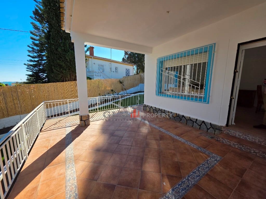 4 slaapkamer Appartement te koop in El Carmoli - € 410.000 (Ref: 9806704)
