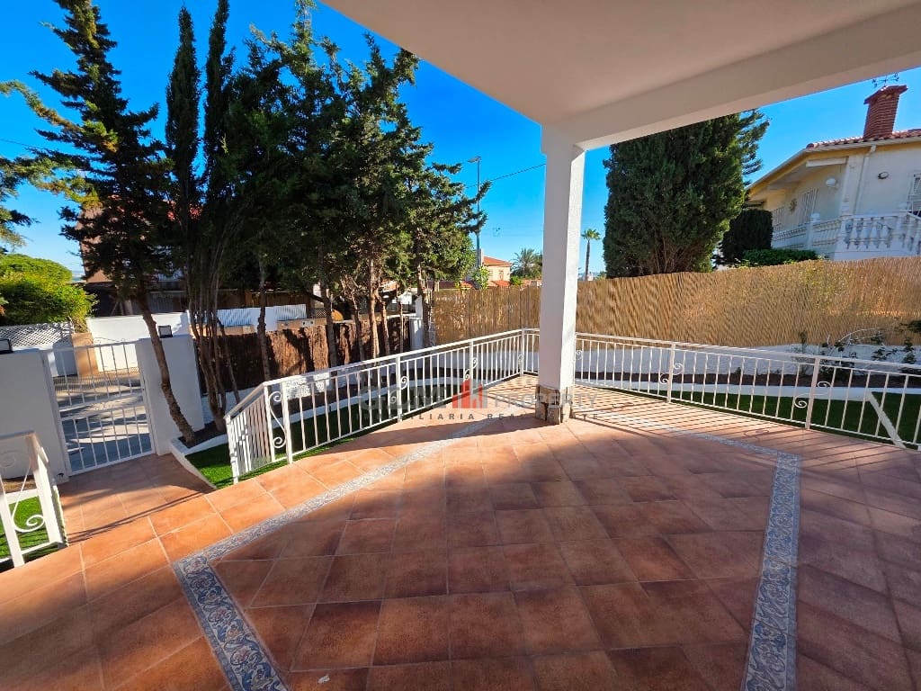 4 slaapkamer Appartement te koop in El Carmoli - € 410.000 (Ref: 9806704)
