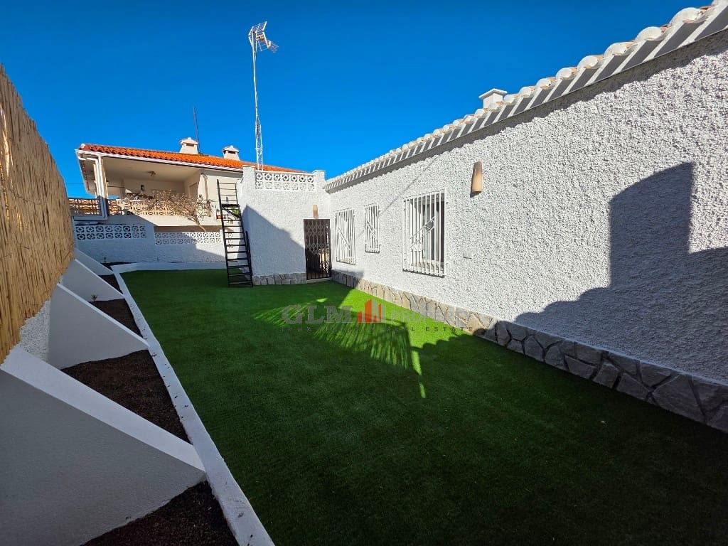 4 slaapkamer Appartement te koop in El Carmoli - € 410.000 (Ref: 9806704)