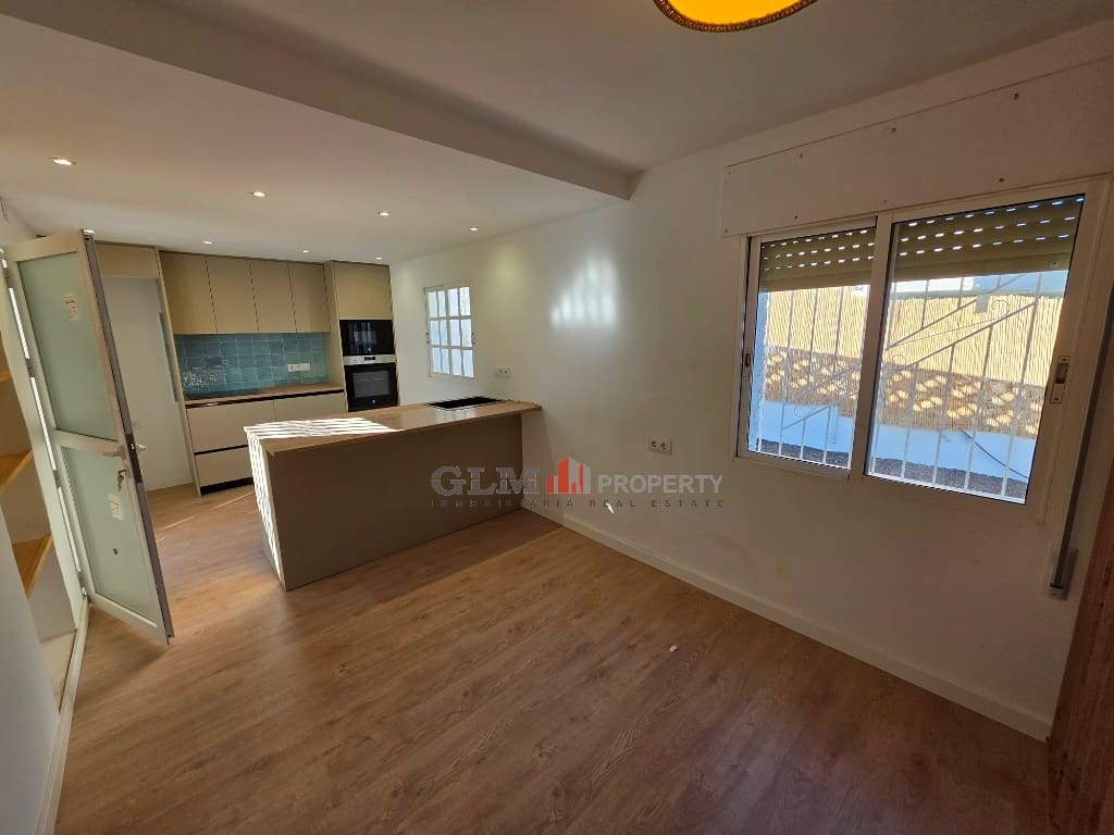 4 slaapkamer Appartement te koop in El Carmoli - € 410.000 (Ref: 9806704)