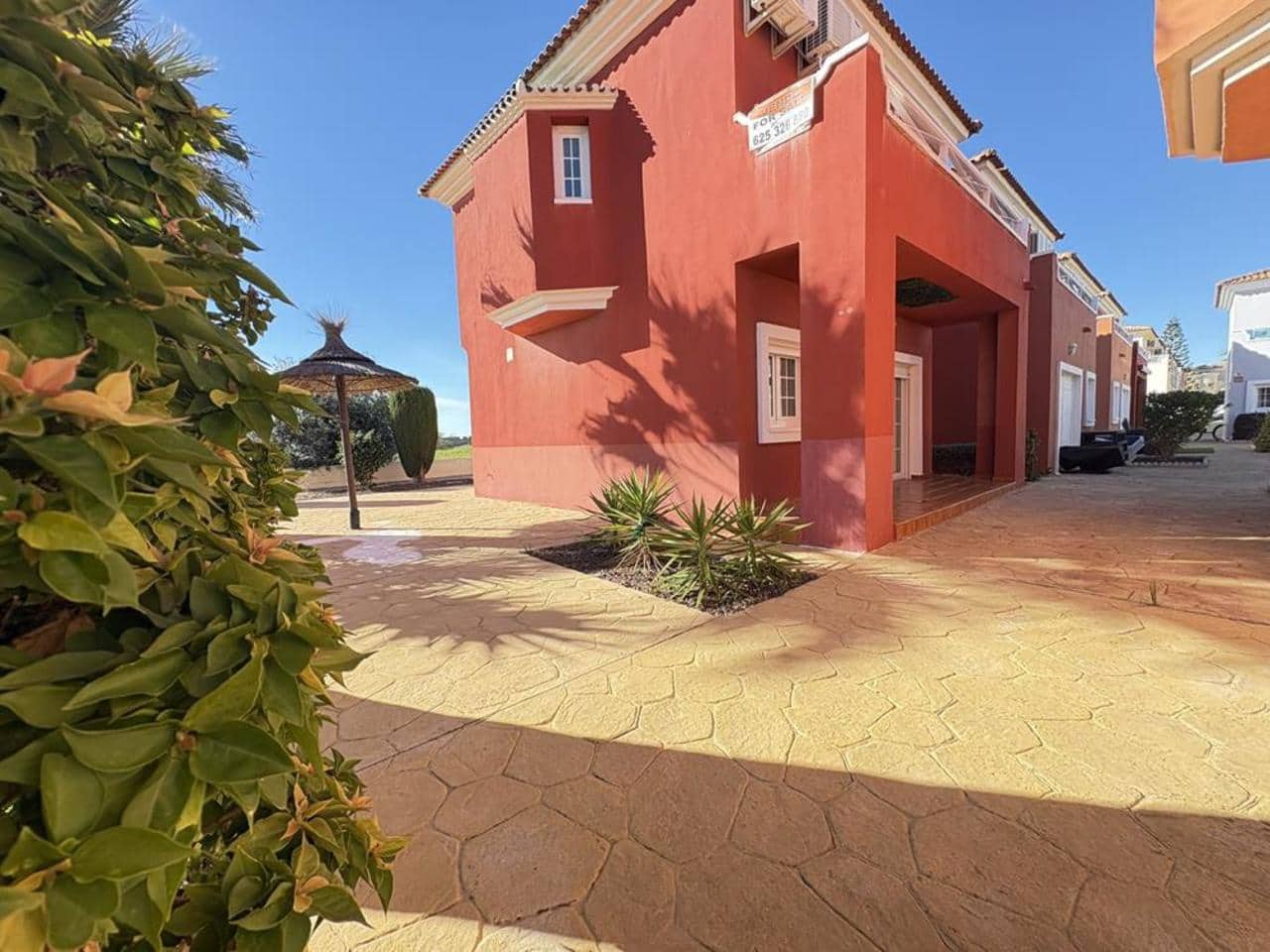 2 bedroom Villa for sale in Murcia city with pool garage - € 178,800 (Ref: 9827373)