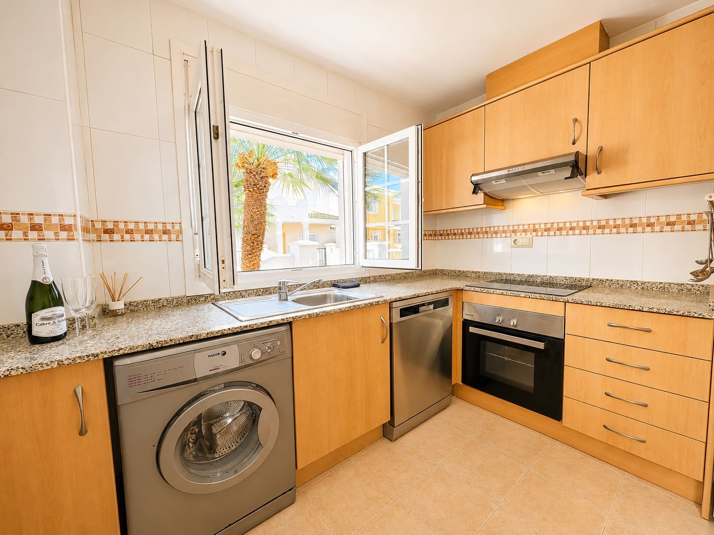 3 bedroom Villa for sale in Murcia city with pool - € 330,000 (Ref: 9832750)