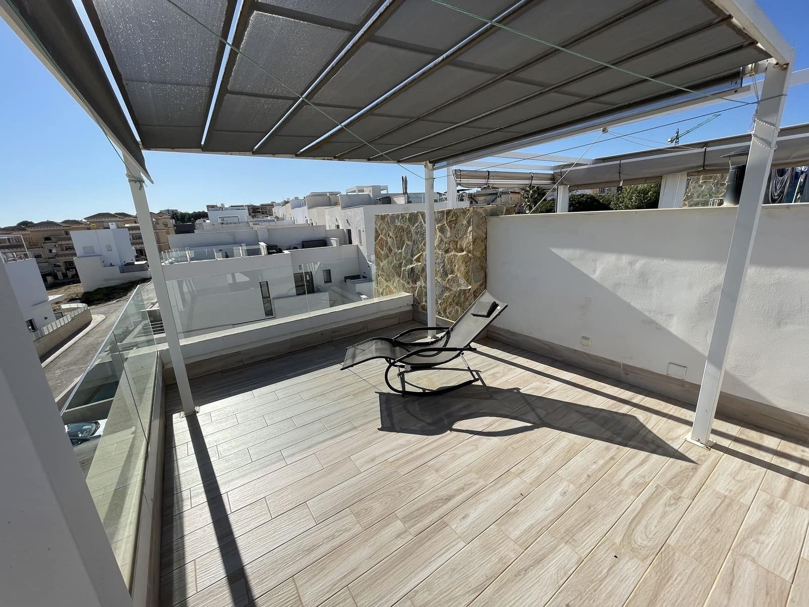 2 bedroom Semi-detached Villa for sale in Villamartin with pool - € 284,000 (Ref: 9866062)