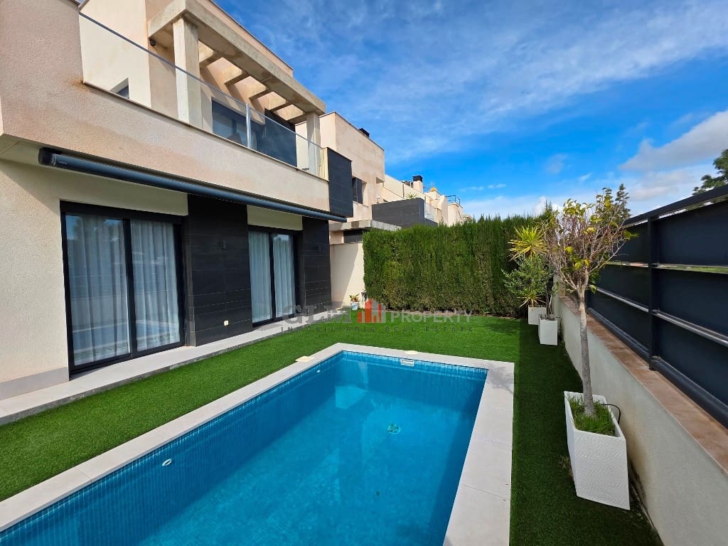 3 slaapkamer Appartement te koop in Los Alcazares met zwembad - € 489.000 (Ref: 9895271)