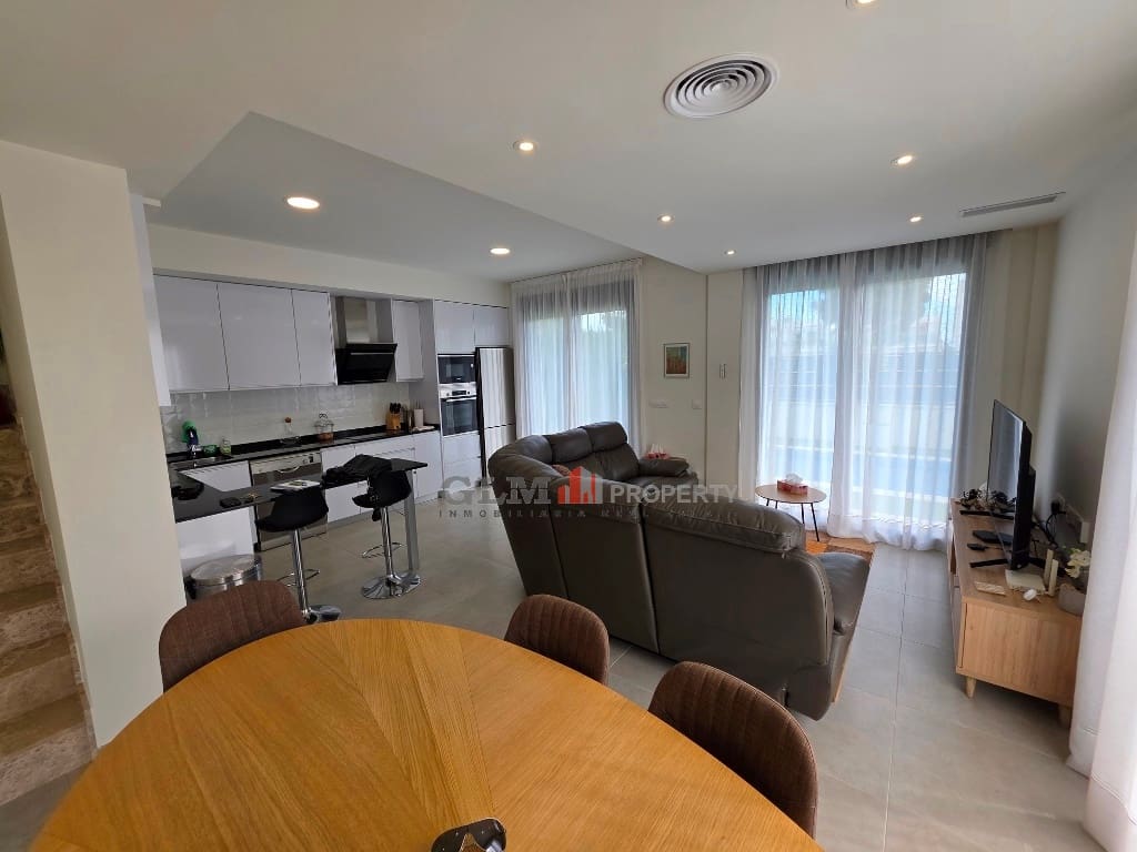 3 slaapkamer Appartement te koop in Los Alcazares met zwembad - € 489.000 (Ref: 9895271)