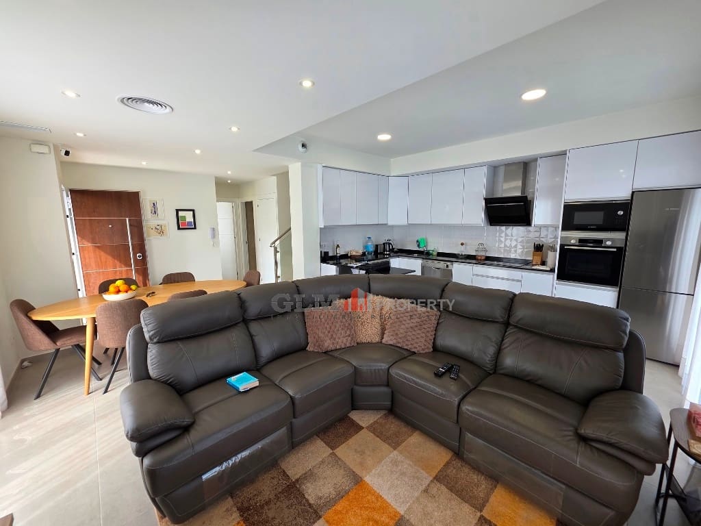 3 slaapkamer Appartement te koop in Los Alcazares met zwembad - € 489.000 (Ref: 9895271)