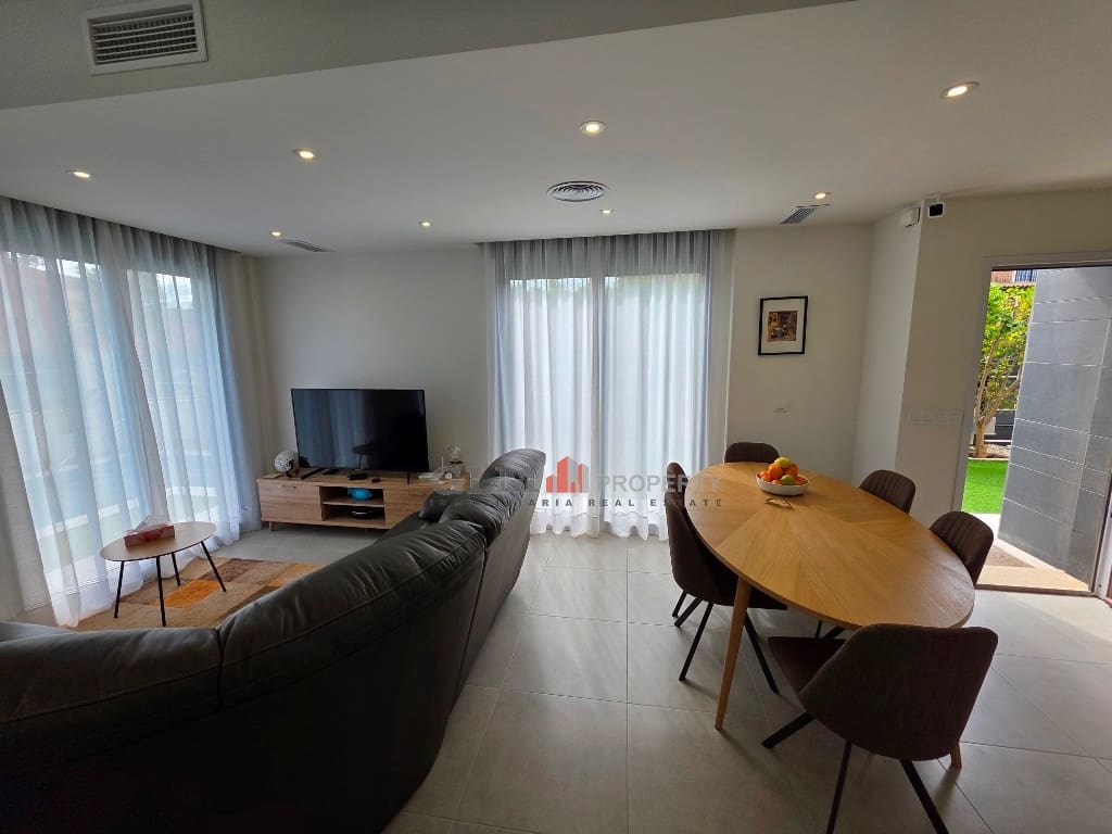 3 slaapkamer Appartement te koop in Los Alcazares met zwembad - € 489.000 (Ref: 9895271)