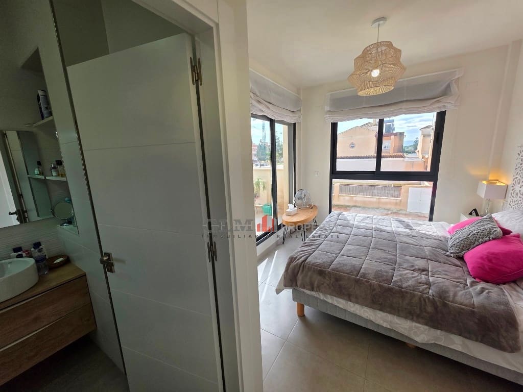 3 slaapkamer Appartement te koop in Los Alcazares met zwembad - € 489.000 (Ref: 9895271)