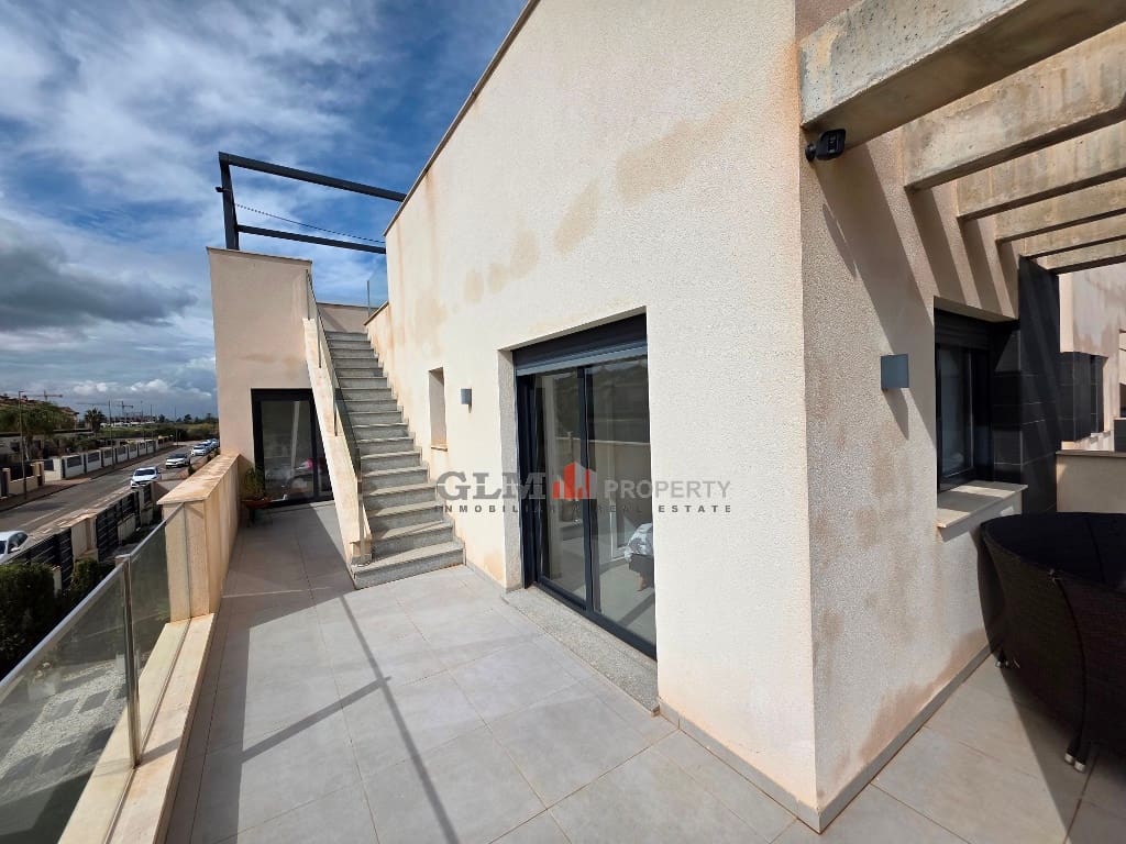 3 slaapkamer Appartement te koop in Los Alcazares met zwembad - € 489.000 (Ref: 9895271)