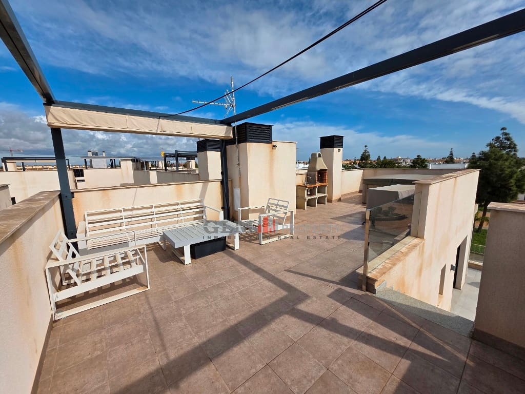 3 slaapkamer Appartement te koop in Los Alcazares met zwembad - € 489.000 (Ref: 9895271)