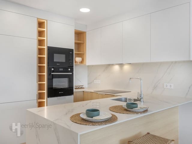 2 sypialnia Penthouse na sprzedaż w Los Alcázares z basenem - 339 000 € (Ref: 9908793)