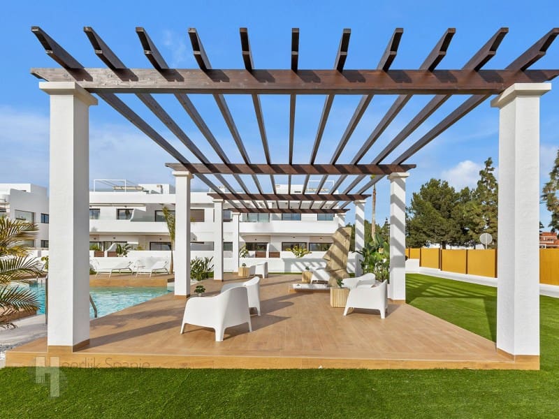 2 Zimmer Penthouse zu verkaufen in Los Alcazares mit Pool - 339.000 € (Ref: 9908793)
