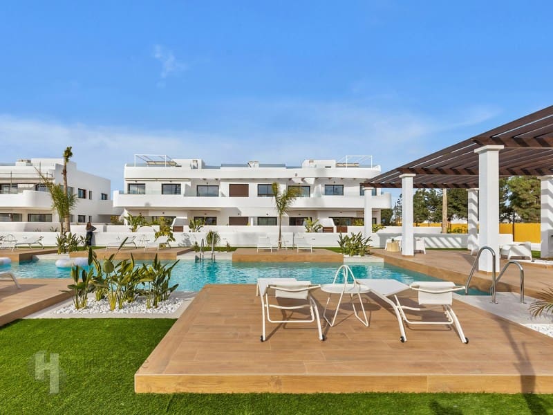 2 Zimmer Penthouse zu verkaufen in Los Alcazares mit Pool - 339.000 € (Ref: 9908793)