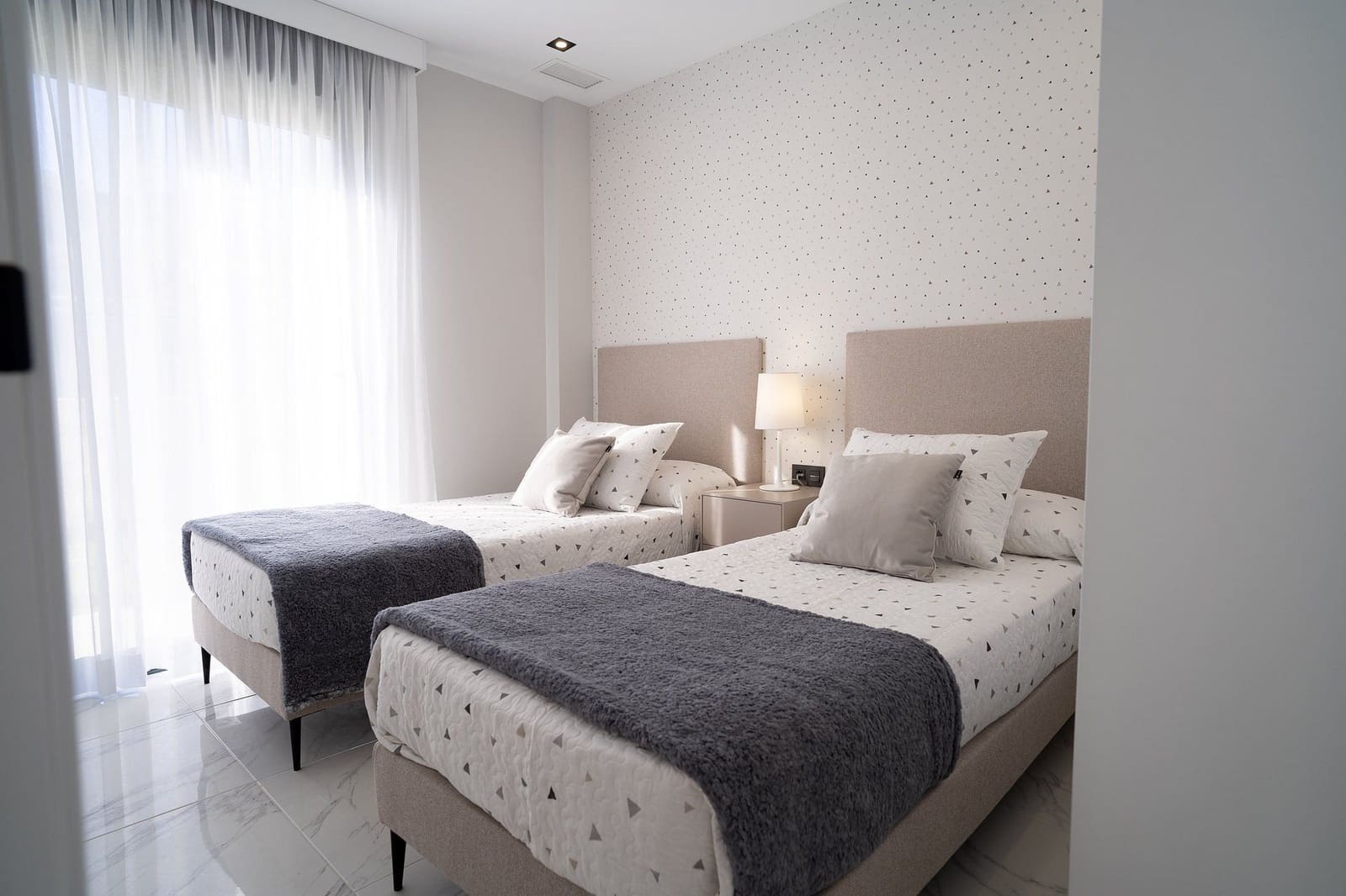 3 sypialnia Apartament na sprzedaż w Pilar de la Horadada z basenem garażem - 369 500 € (Ref: 9996290)