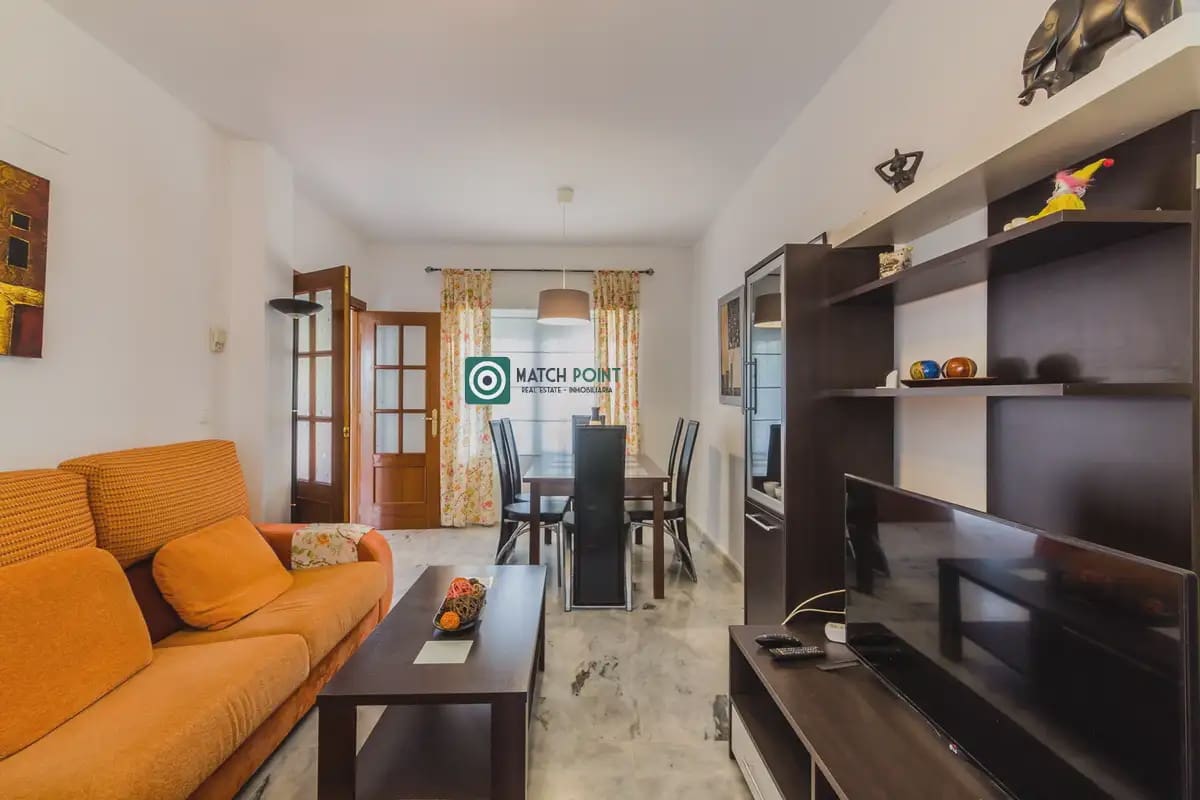 3 sypialnia Dom do wynajęcia w La Zubia z basenem garażem - 1 100 € (Ref: 10001052)