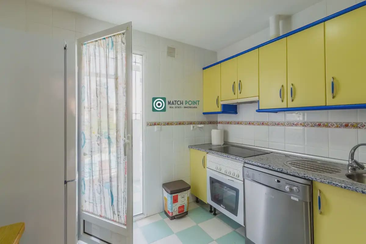 3 sypialnia Dom do wynajęcia w La Zubia z basenem garażem - 1 100 € (Ref: 10001052)
