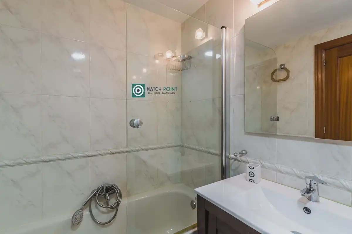 3 sypialnia Dom do wynajęcia w La Zubia z basenem garażem - 1 100 € (Ref: 10001052)