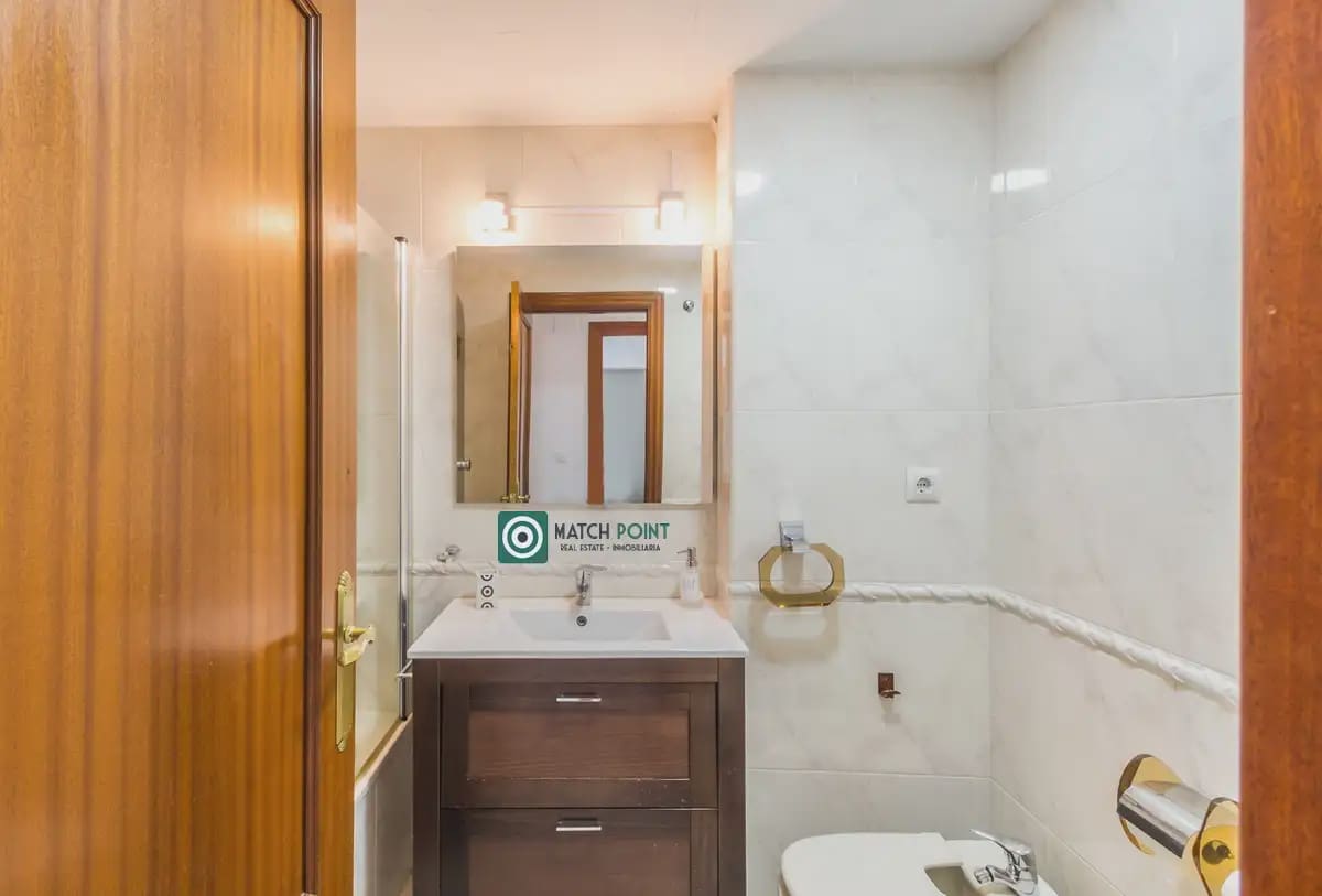 3 sypialnia Dom do wynajęcia w La Zubia z basenem garażem - 1 100 € (Ref: 10001052)