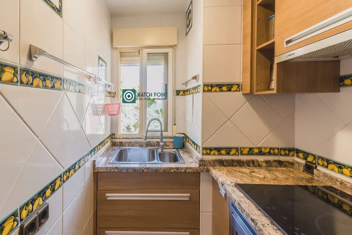 Appartement de 2 chambres à louer à Almunecar avec piscine garage - 750 € (Ref: 10009474)