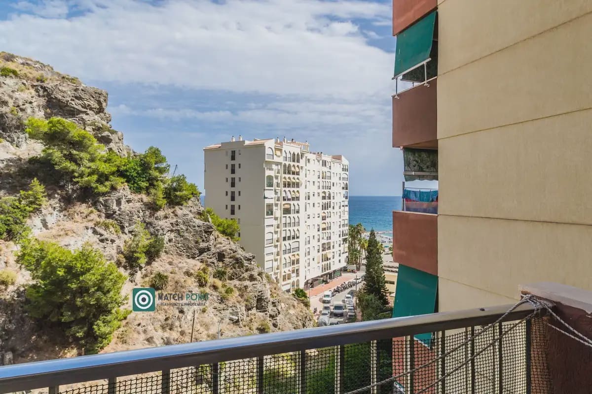 Appartement de 2 chambres à louer à Almunecar avec piscine garage - 750 € (Ref: 10009474)