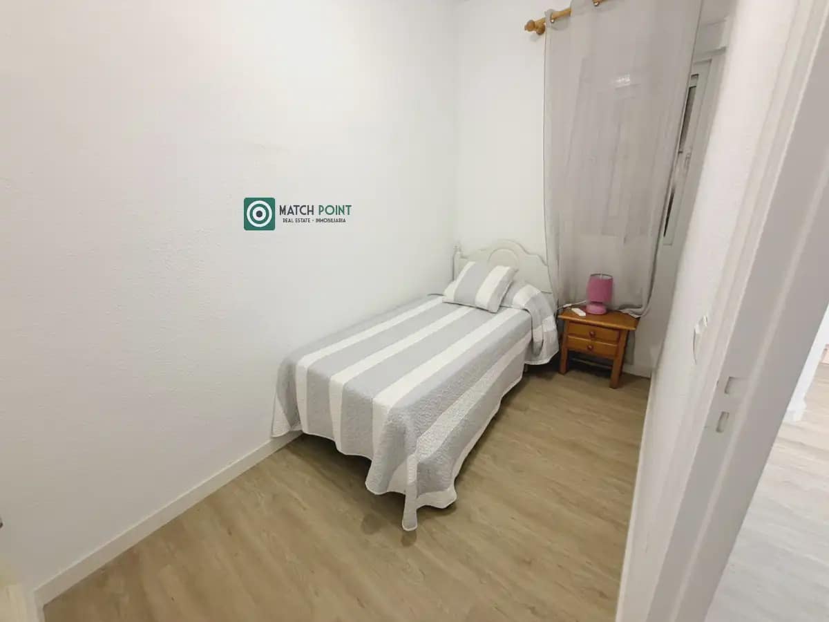 3 bedroom Flat for rent in Almunecar - € 700 (Ref: 10048211)