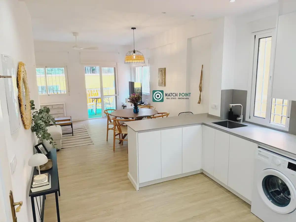 3 bedroom Flat for rent in Almunecar - € 700 (Ref: 10048211)