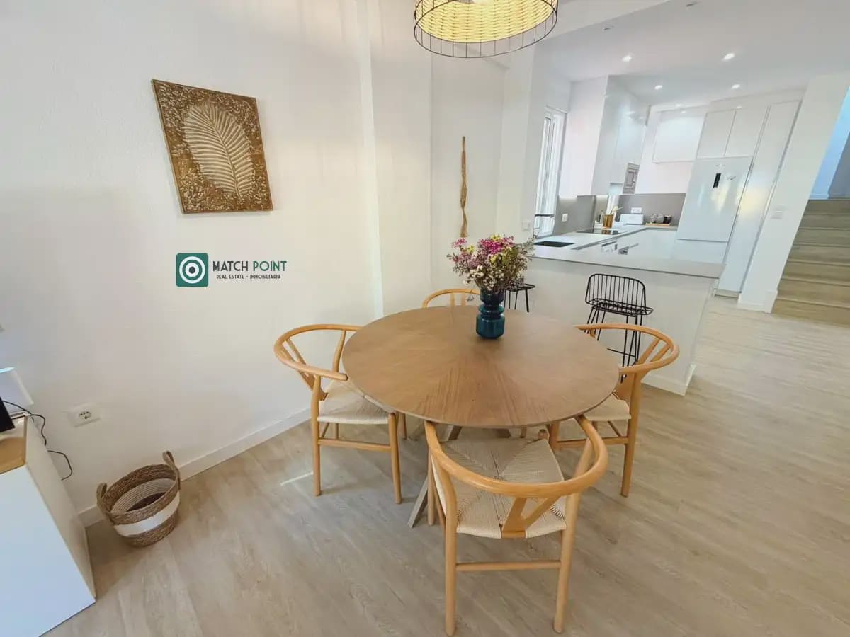 3 bedroom Flat for rent in Almunecar - € 700 (Ref: 10048211)