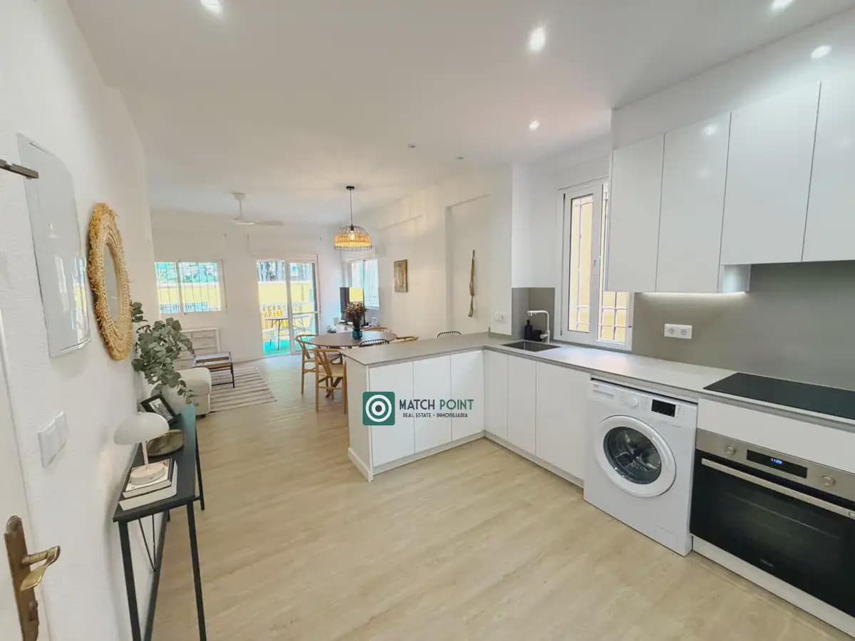 3 bedroom Flat for rent in Almunecar - € 700 (Ref: 10048211)