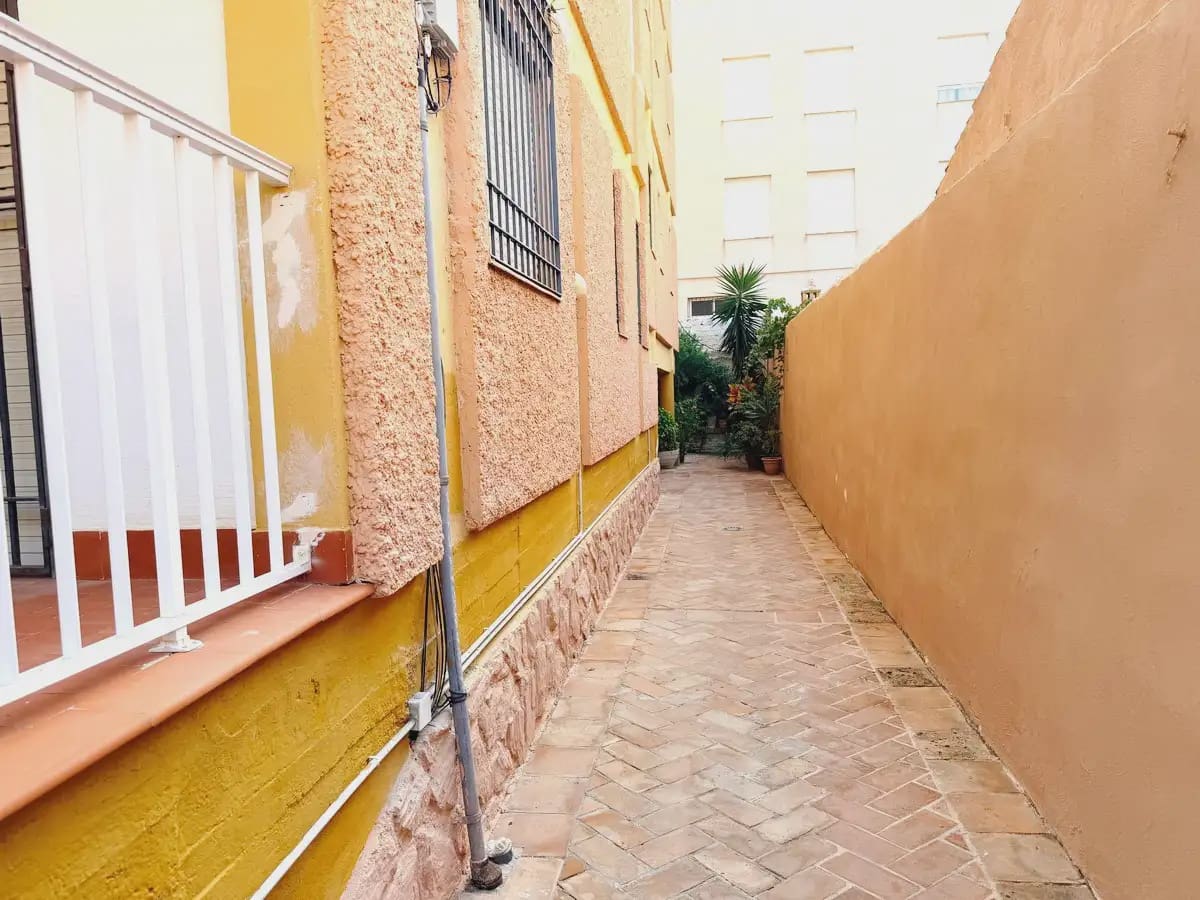 3 bedroom Flat for rent in Almunecar - € 700 (Ref: 10048211)