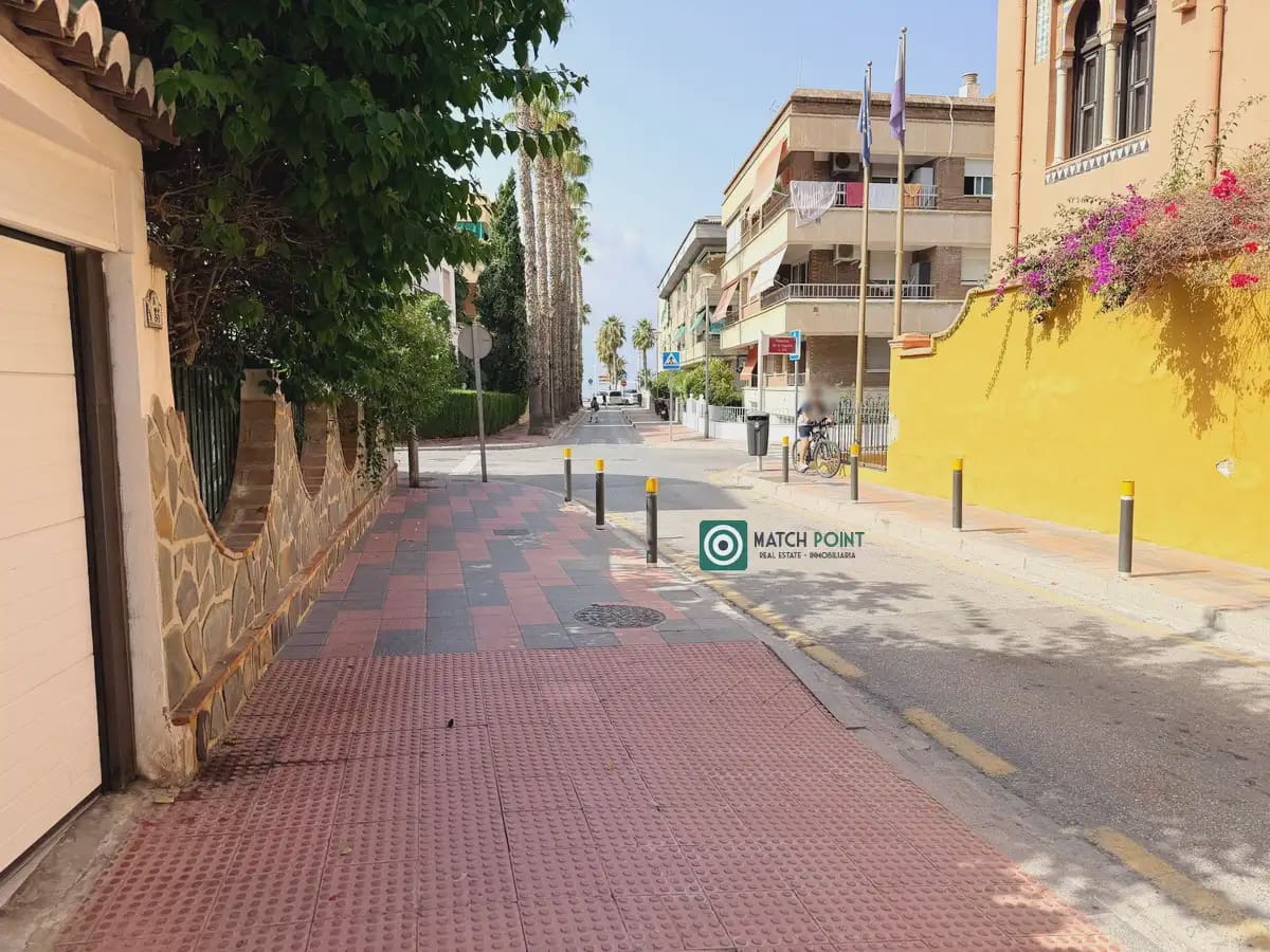 3 bedroom Flat for rent in Almunecar - € 700 (Ref: 10048211)