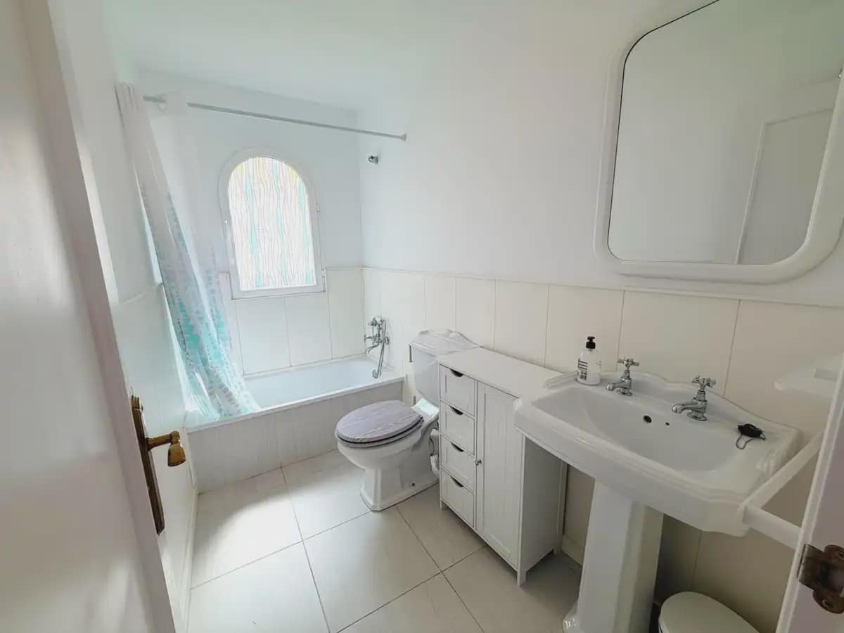 3 Zimmer Reihenhaus zu vermieten in Almunecar mit Pool Garage - 1.000 € (Ref: 10049667)