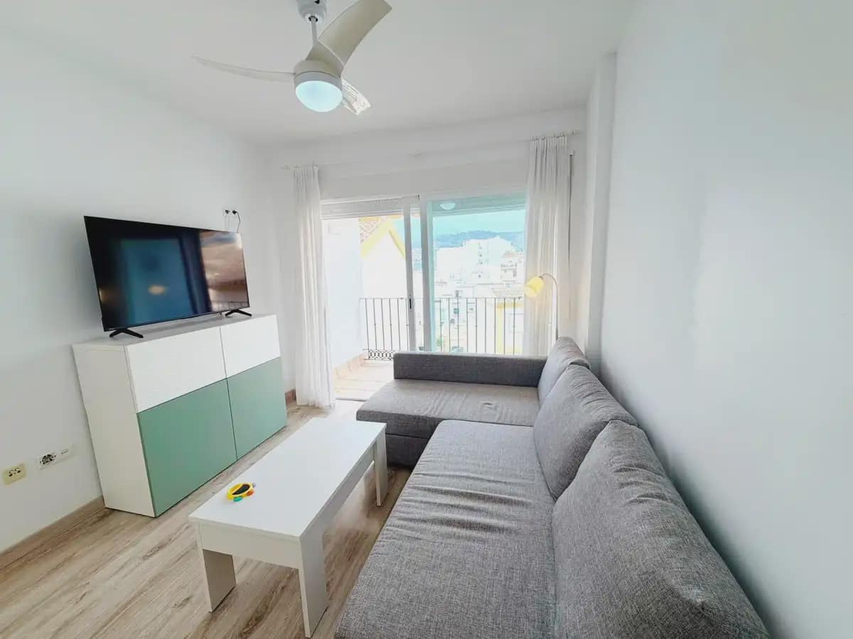 3 Zimmer Reihenhaus zu vermieten in Almunecar mit Pool Garage - 1.000 € (Ref: 10049667)