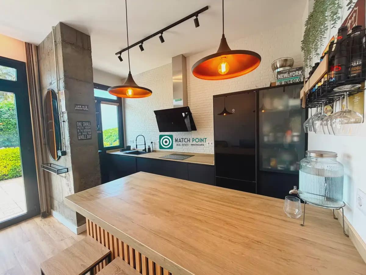 3 soveværelse Strandlejlighed til leje i Almunecar med garage - € 800 (Ref: 10055725)
