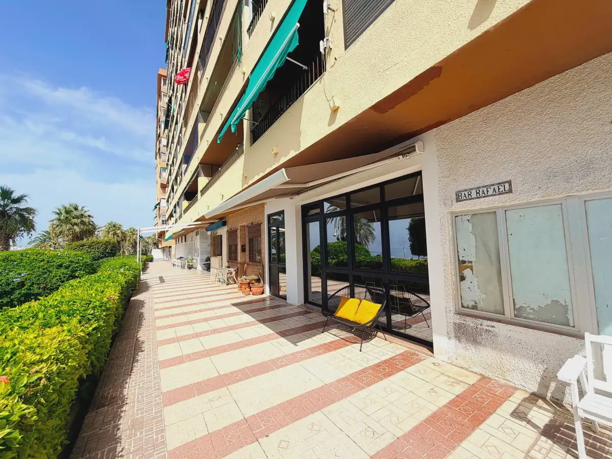 3 soveværelse Strandlejlighed til leje i Almunecar med garage - € 800 (Ref: 10055725)