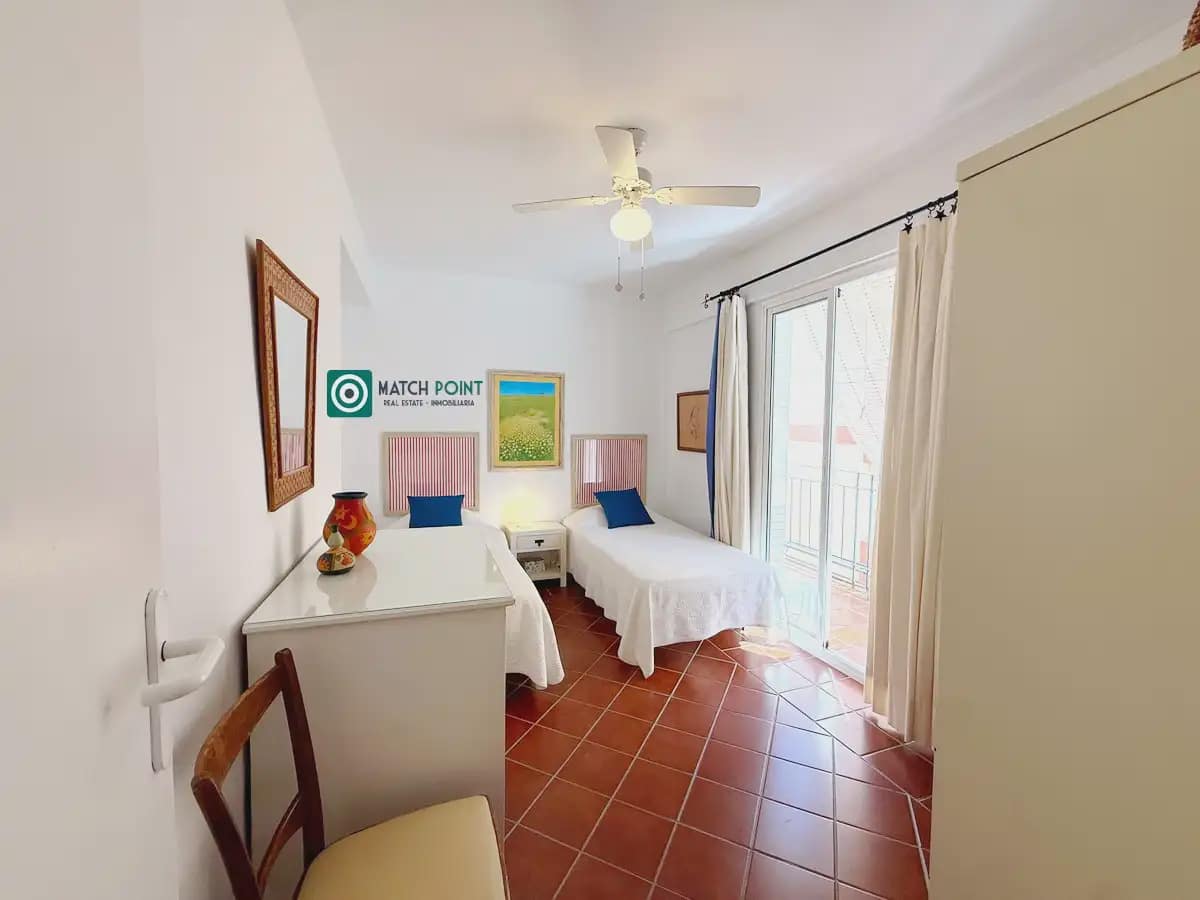 Piso de 2 habitaciones en Almuñécar en alquiler - 700 € (Ref: 10100526)