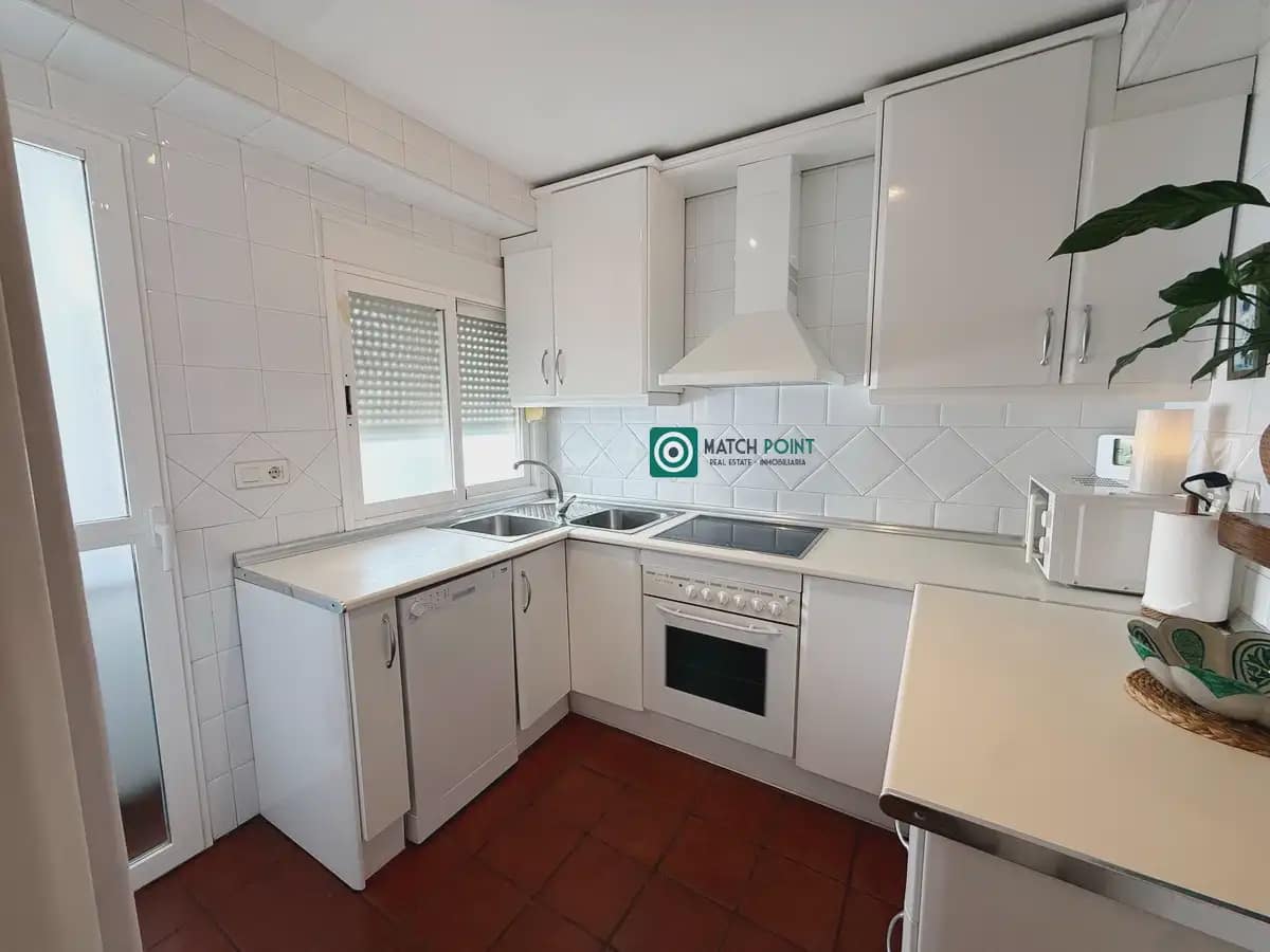 Piso de 2 habitaciones en Almuñécar en alquiler - 700 € (Ref: 10100526)