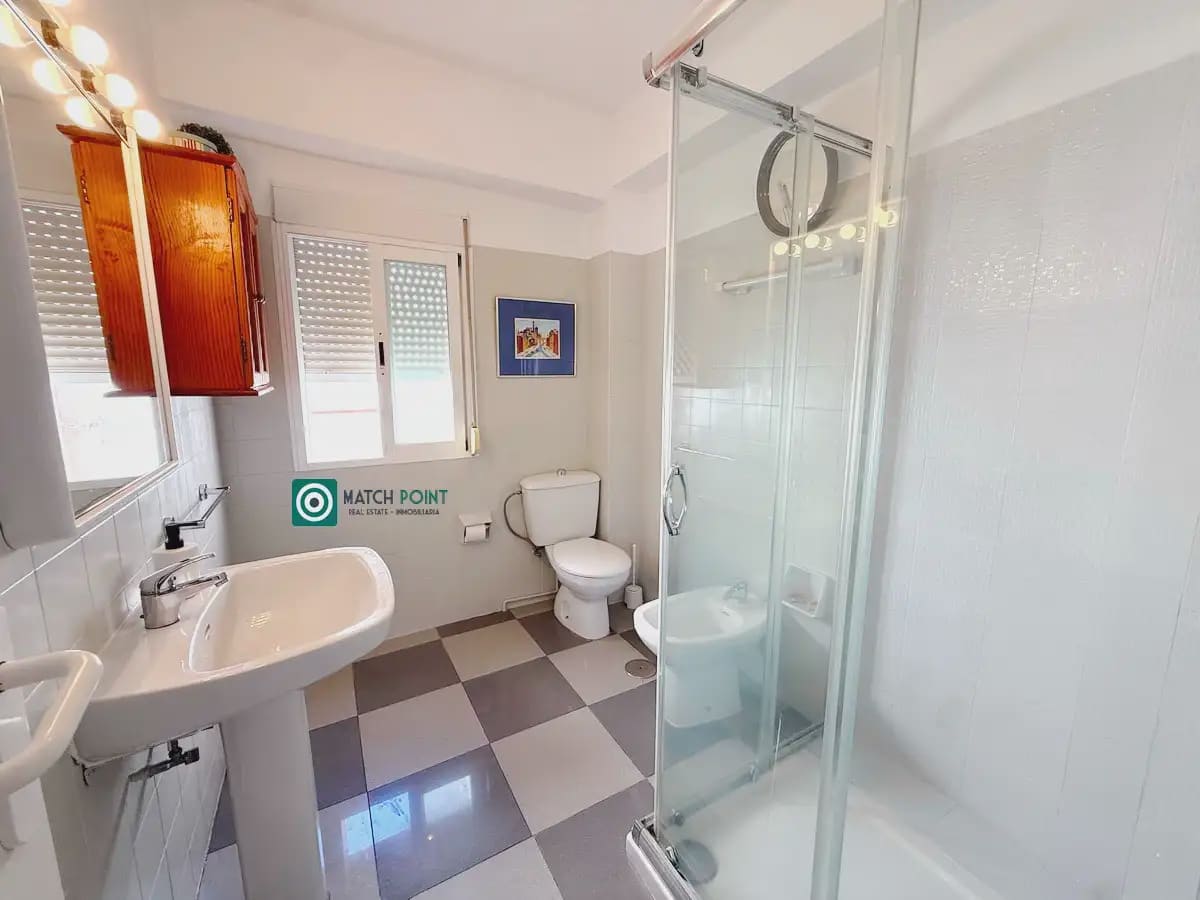 Piso de 2 habitaciones en Almuñécar en alquiler - 700 € (Ref: 10100526)