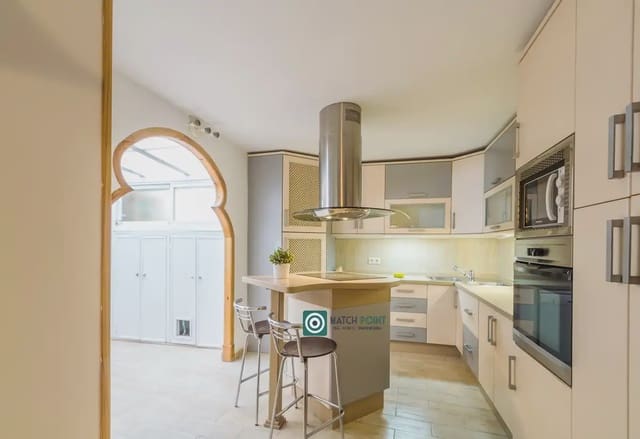 3 bedroom Flat for rent in Almuñécar - € 750 (Ref: 10124737)